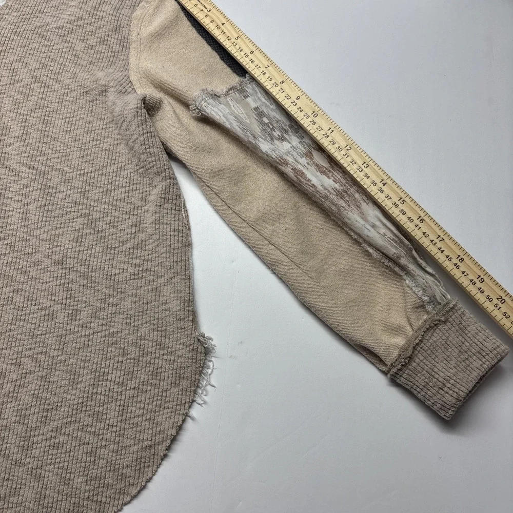 BKE Thermal Style Distressed Top With patch work Sleeves Sm‎